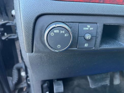 Used 2011 Cadillac Escalade Luxury image 27