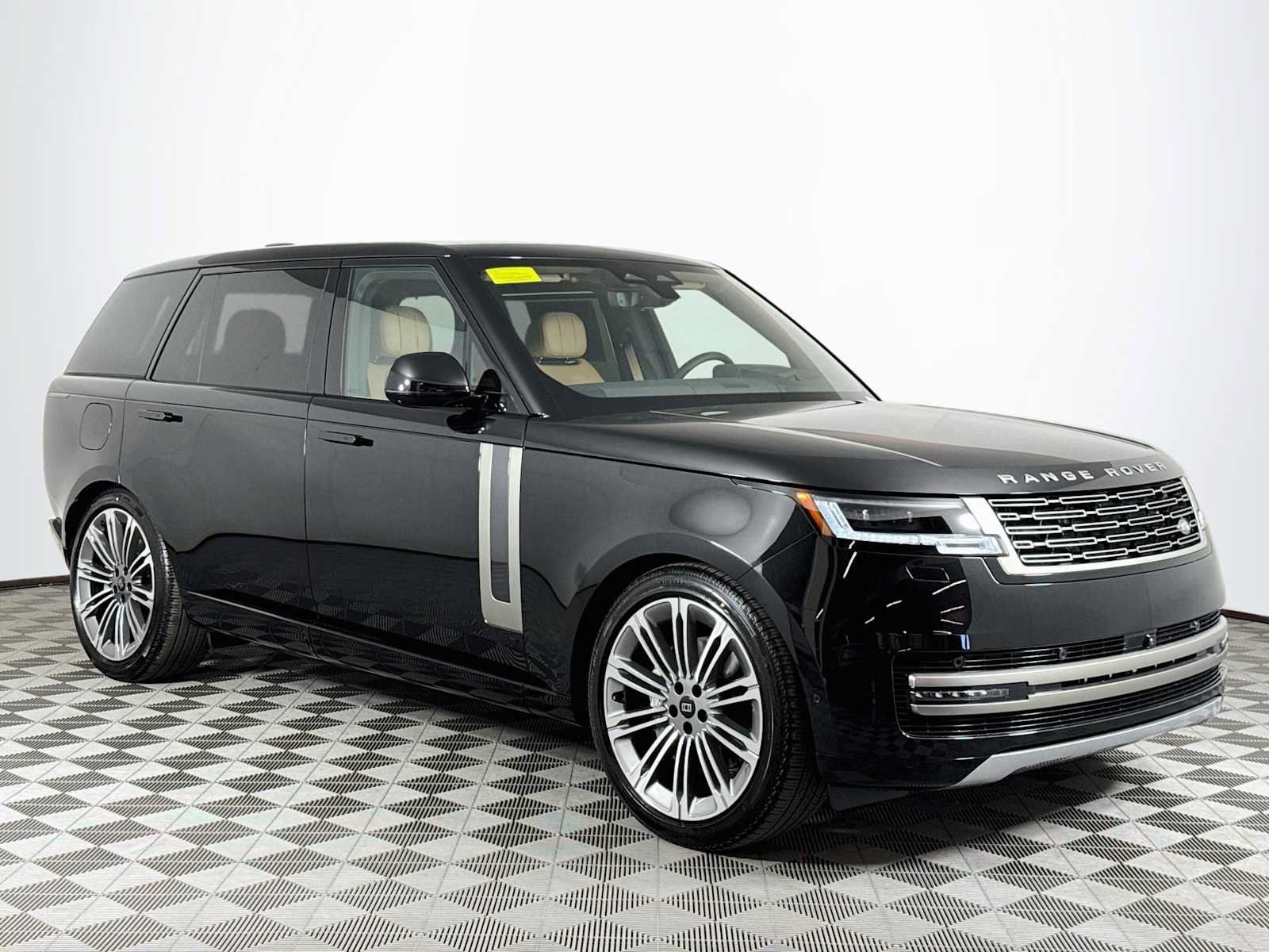 New 2027 Land Rover Range Rover Long Wheelbase SE AWD/4WD image 3