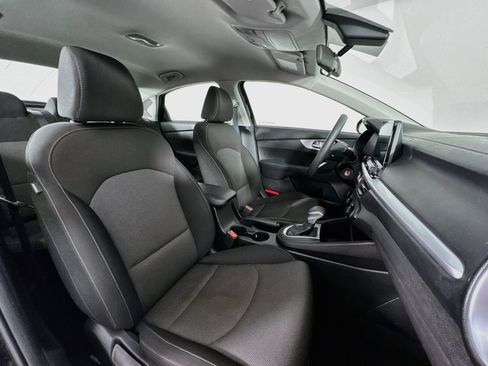 Used 2023 Kia Forte LXS w/ LXS Technology Package FWD image 25