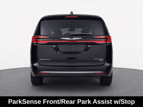 Used 2024 Chrysler Pacifica Limited AWD/4WD image 6