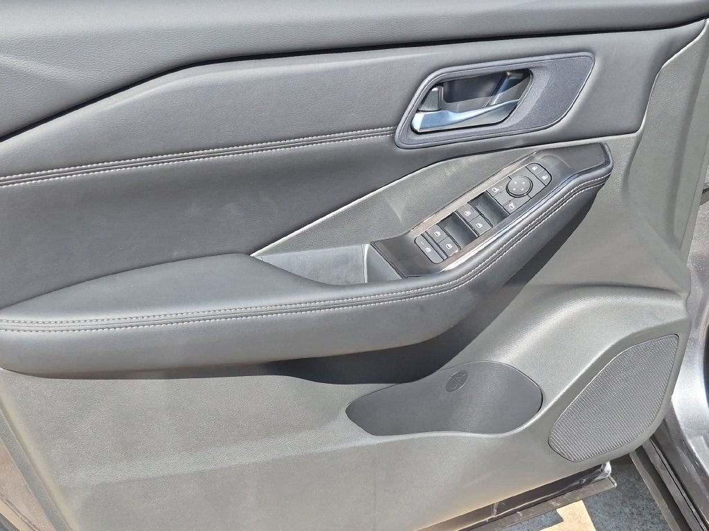 New 2026 Nissan Rogue Dark Armor FWD image 12