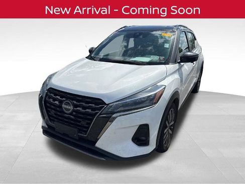 Certified 2023 Nissan Kicks SR w/ SR Premium Package FWD image 2