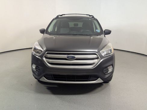 Used 2018 Ford Escape SE w/ SE Sync 3 Package AWD/4WD image 2
