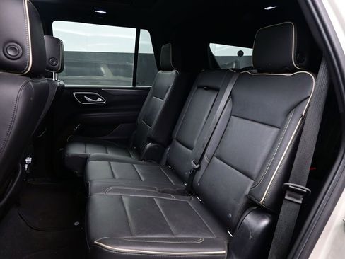 Used 2021 GMC Yukon SLT w/ SLT Premium Package image 8