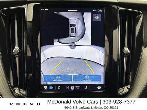 Certified 2025 Volvo XC60 B5 Plus AWD/4WD image 17