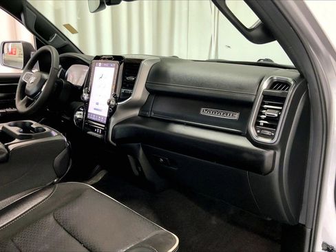 Used 2025 RAM 1500 Laramie image 28