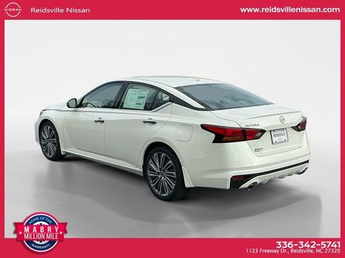 New 2025 Nissan Altima 2.5 SL image 4