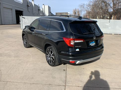 Used 2021 Honda Pilot Touring image 3