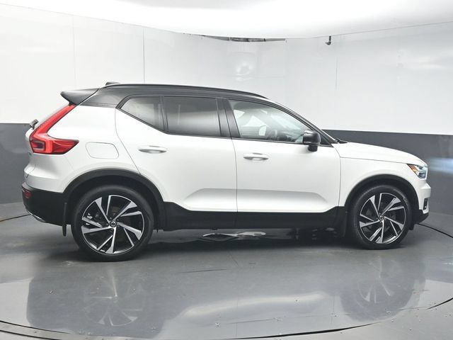 Used 2020 Volvo XC40 T5 R-Design w/ Protection Package AWD/4WD image 8