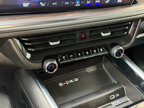 Used 2025 Chevrolet Suburban Z71 AWD/4WD image 13