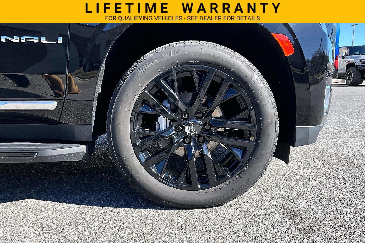 Used 2022 GMC Yukon Denali AWD/4WD image 9