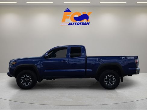 Certified 2023 Toyota Tacoma TRD Off-Road AWD/4WD image 2
