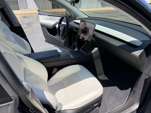 Used 2026 Tesla Model Y Long Range AWD/4WD image 20