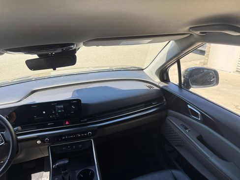 Used 2026 Kia Carnival FWD image 38