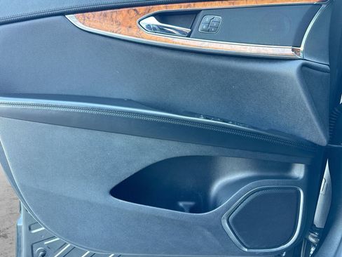 Used 2019 Lincoln Nautilus Select image 32