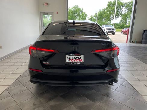 Used 2025 Honda Civic Sport image 6