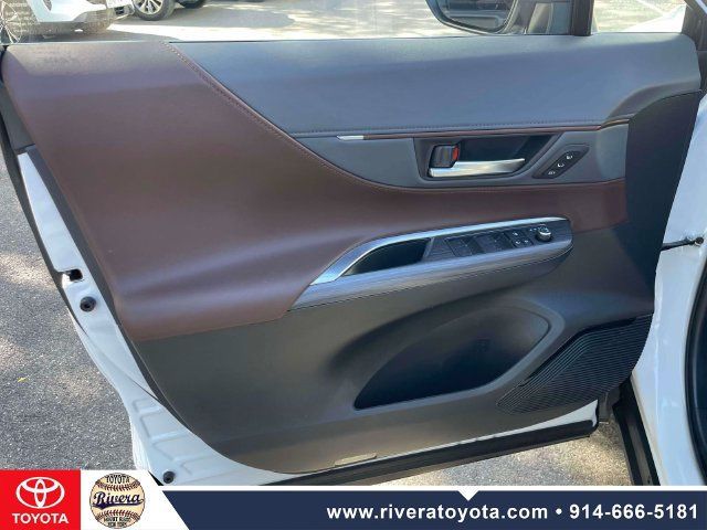 Certified 2024 Toyota Venza Limited AWD/4WD image 17