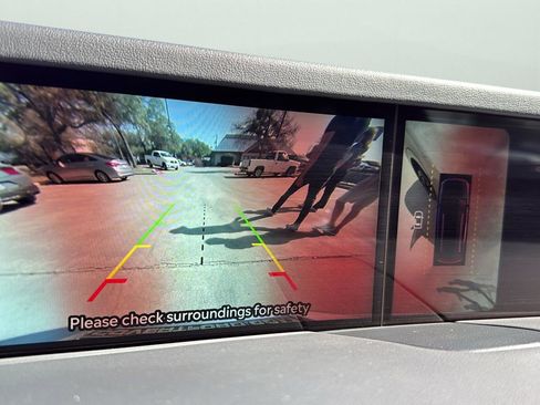 Certified 2024 Lincoln Nautilus Reserve w/ Equipment Group 202A image 19