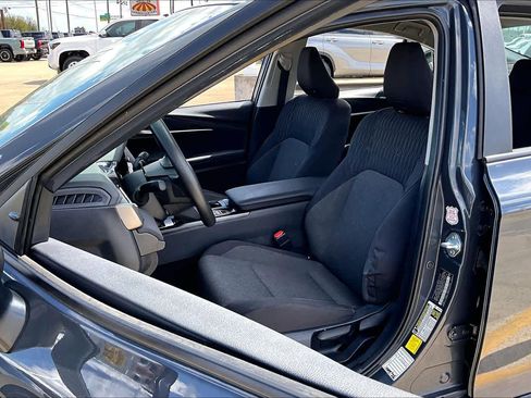 Used 2025 Toyota Camry LE FWD image 8