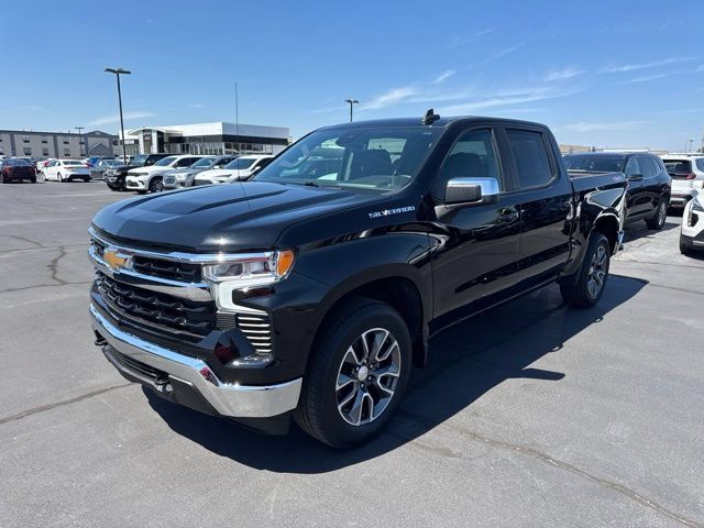 Used 2024 Chevrolet Silverado 1500 LT AWD/4WD image 7