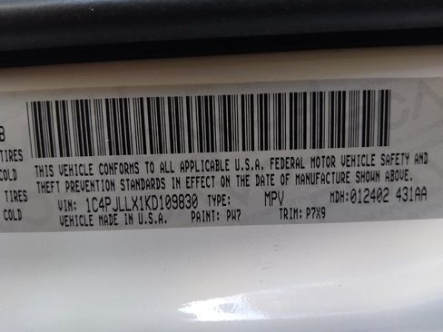 Used 2019 Jeep Cherokee Latitude Plus FWD image 33