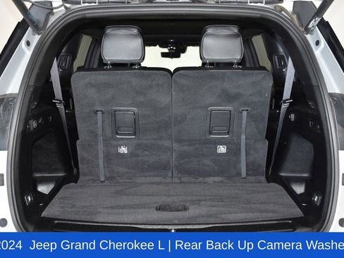 Used 2024 Jeep Grand Cherokee L Limited w/ Luxury Tech Group II image 31