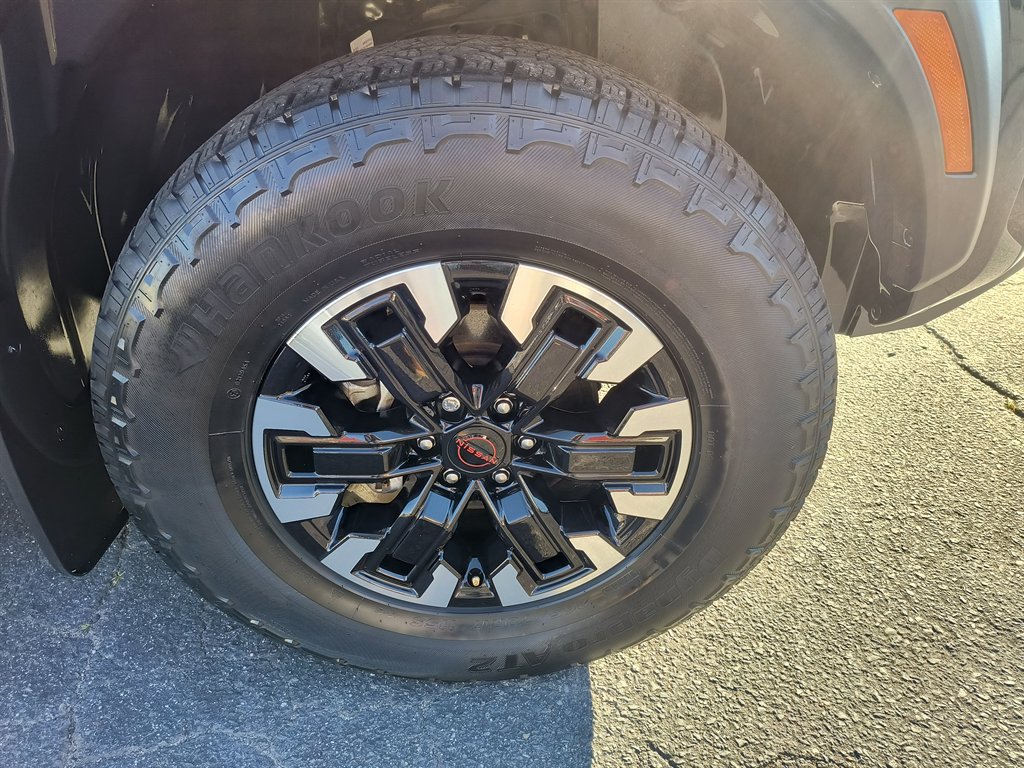 Used 2023 Nissan Frontier PRO-4X w/ Technology Package AWD/4WD image 13