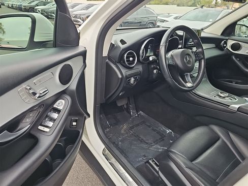 Used 2019 Mercedes-Benz GLC 300 4MATIC image 10