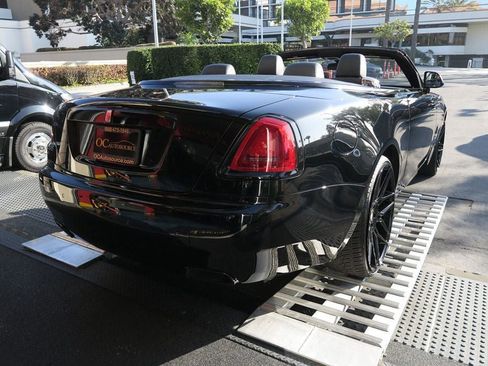 Used 2017 Rolls-Royce Dawn image 45