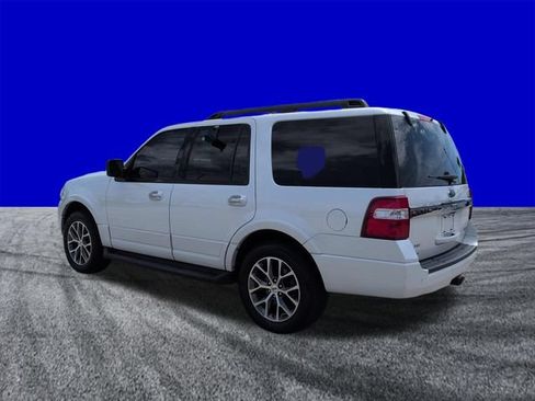 Certified 2017 Ford Expedition XLT w/ Equipment Group 202A RWD image 6