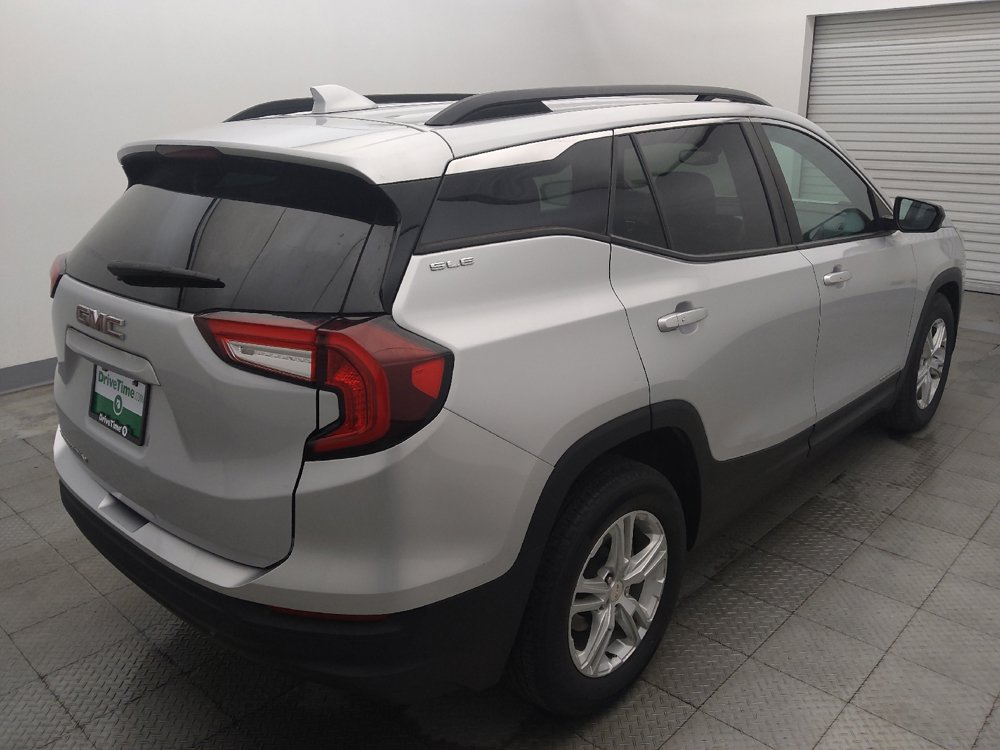 Used 2022 GMC Terrain SLE w/ Driver Convenience Package FWD image 9