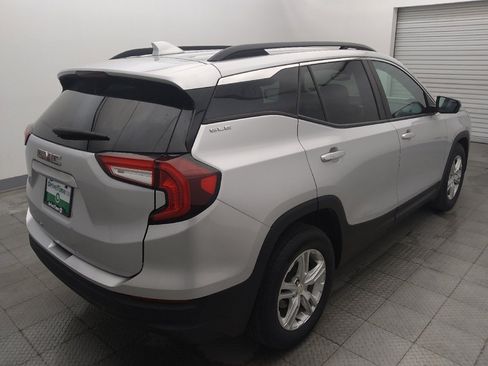 Used 2022 GMC Terrain SLE w/ Driver Convenience Package FWD image 9
