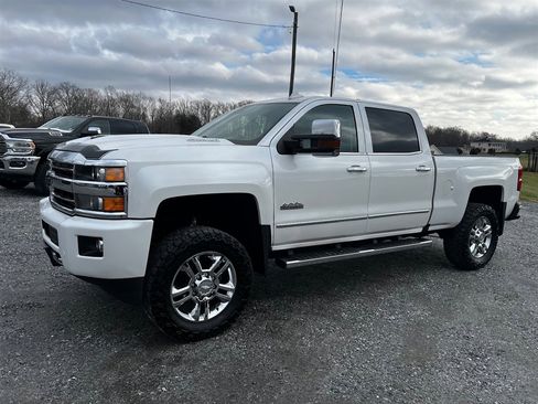 Used 2018 Chevrolet Silverado 2500 High Country w/ Duramax Plus Package image 20