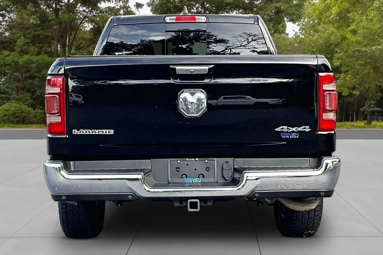 Used 2019 RAM 1500 Laramie AWD/4WD image 4