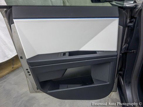 Used 2024 Tesla Cybertruck Cyberbeast image 38