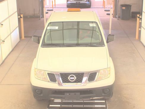Used 2016 Nissan Frontier S image 2