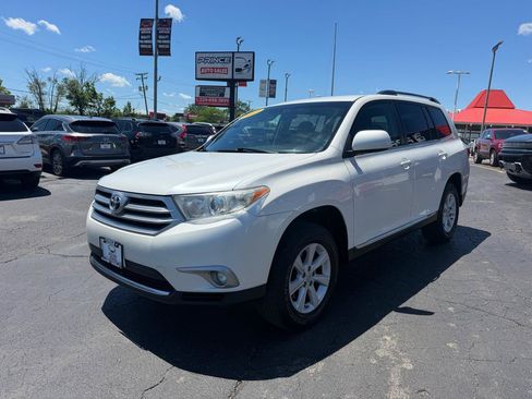 Used 2013 Toyota Highlander Plus FWD image 3