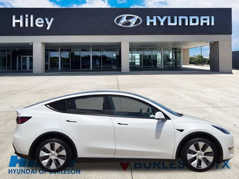 Used 2021 Tesla Model Y Long Range AWD/4WD image 3
