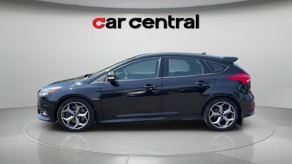 Used 2018 Ford Focus ST FWD image 2