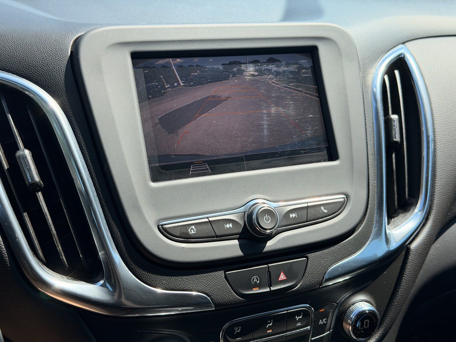 Used 2022 Chevrolet Equinox LT FWD image 25