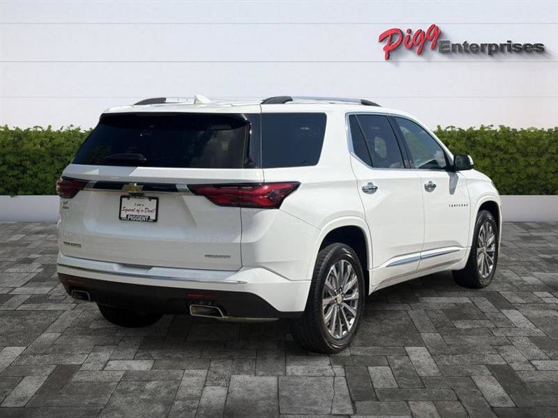 Used 2023 Chevrolet Traverse Premier FWD image 8