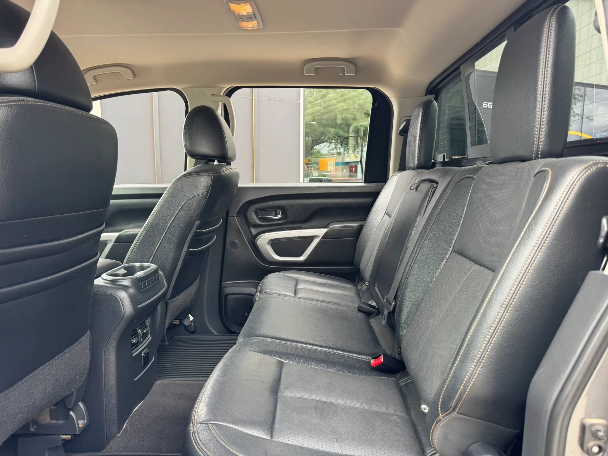 Used 2017 Nissan Titan SL AWD/4WD image 19