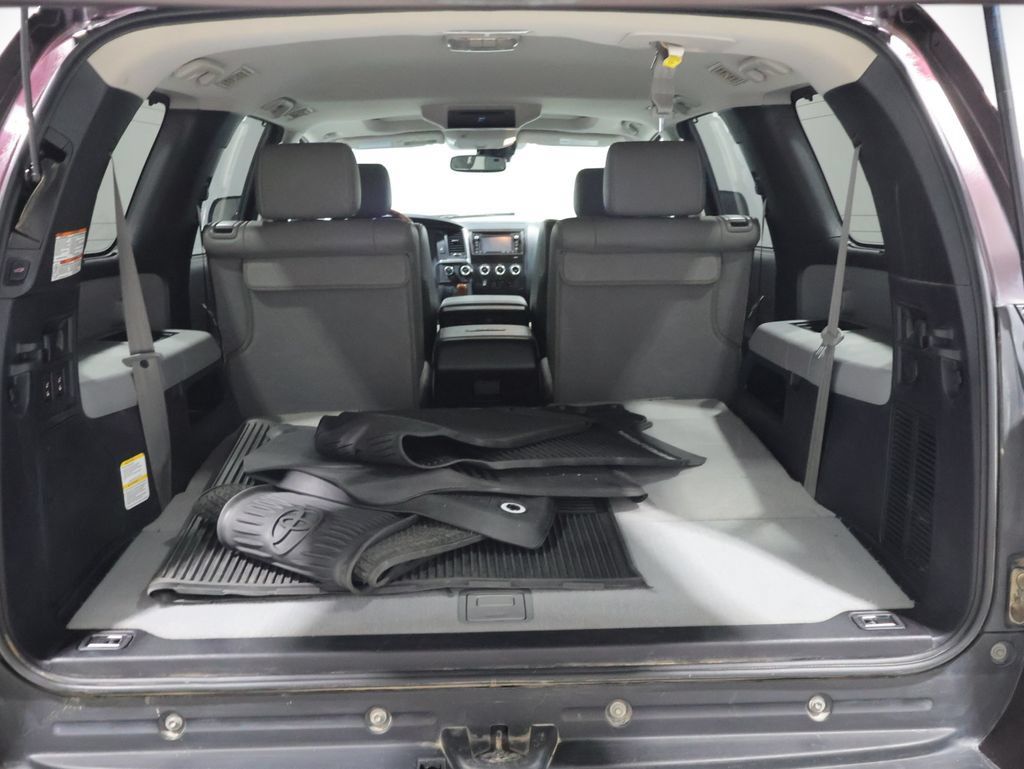 Used 2019 Toyota Sequoia Platinum AWD/4WD image 4