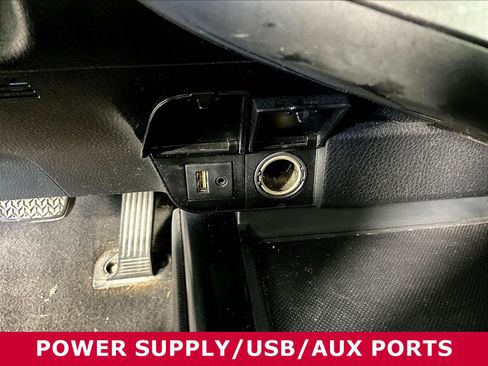 Used 2018 Toyota Camry LE FWD image 14