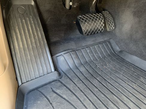 Used 2022 Porsche Cayenne Platinum Edition image 17