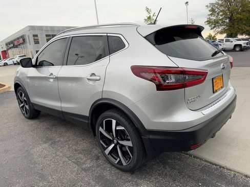 Used 2022 Nissan Rogue Sport SV image 5