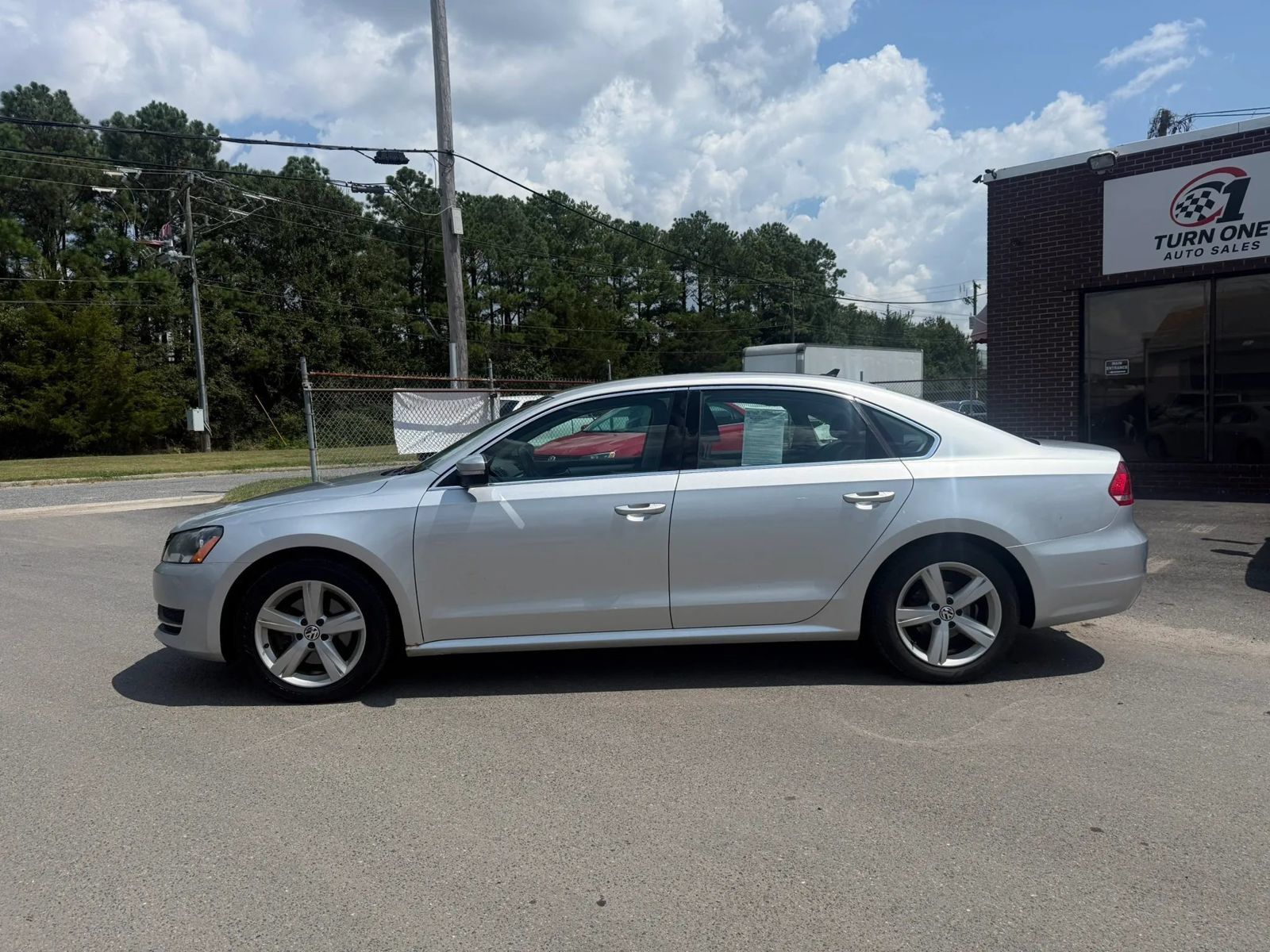 Used 2013 Volkswagen Passat 2.5 SE FWD image 2