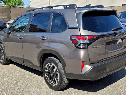 Used 2025 Subaru Forester Premium AWD/4WD image 5
