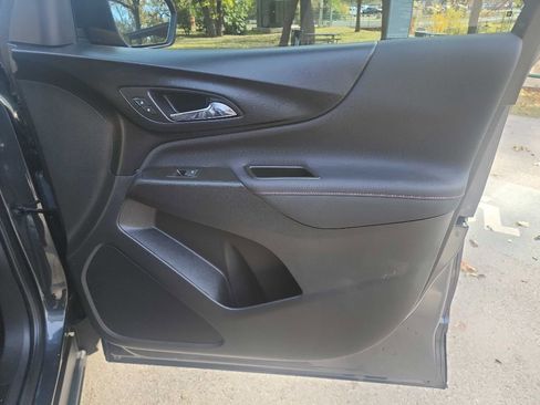 Used 2023 Chevrolet Equinox RS image 41