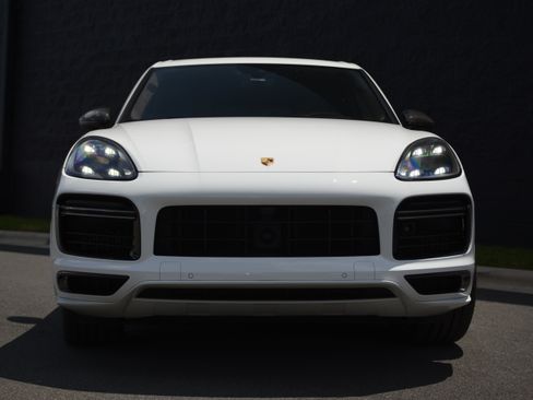 Used 2023 Porsche Cayenne Turbo AWD/4WD image 10